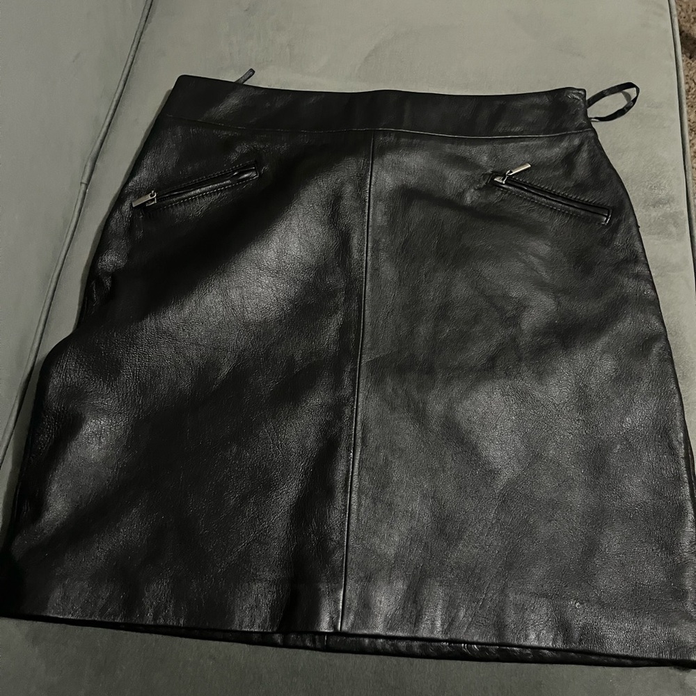 Woman’s genuine leather skirt